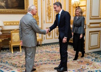 Miçotakis, Kral Charles'tan 200 yıl önce 'çaldıklarını' iddia ettiği Elgin Mermerleri'nin Atina’ya iadesini istedi