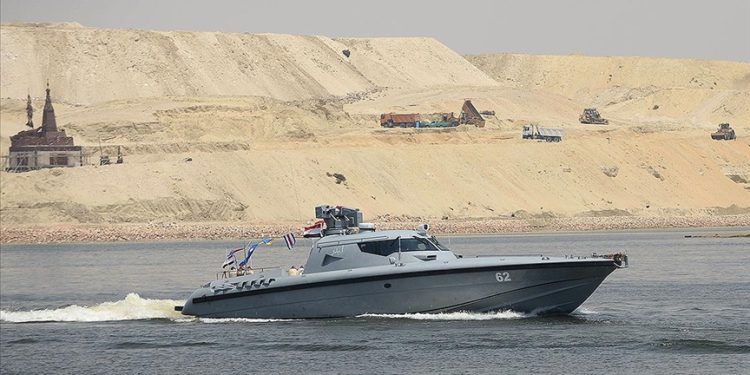 Mısır'da Süveyş Kanalı hakkındaki yeni yasa tasarısı tartışmalara yol açtı