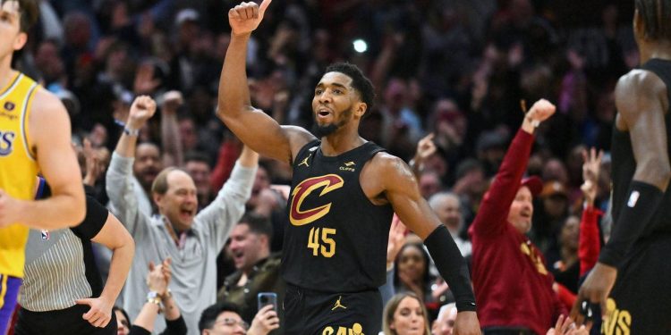 Mitchell 43 sayıyla oynadı; Cleveland Cavaliers, Lakers'ı devirdi