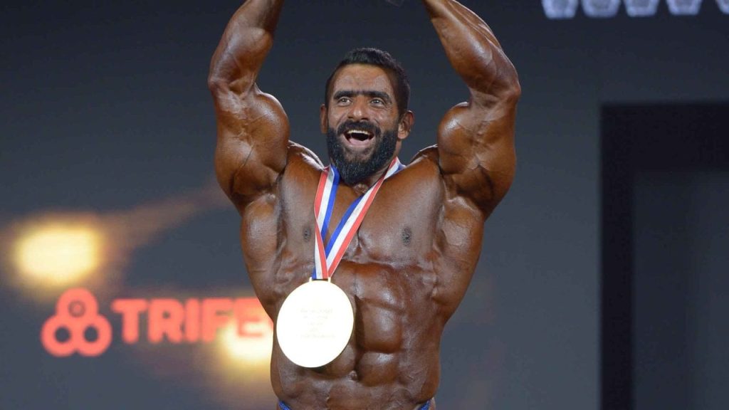 Mr. Olympia yarışmasını kazandı, ödülünü 'İran'ın onurlu kadınlarına' adadı