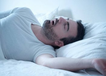 Nefes darlığıyla uyanıyorsanız dikkat! Uyku apnesi sebebi olabilir