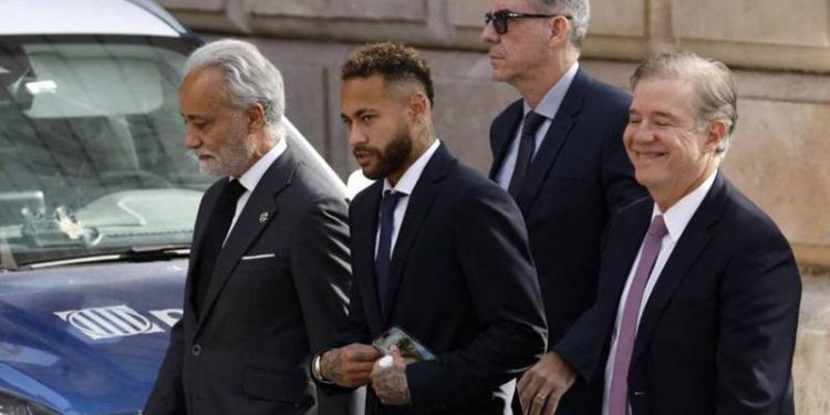 Neymar'ın yolsuzluk ve dolandırıcılık davasında karar