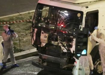 Nice'te 86 kişinin yaşamını yitirdiği terör saldırısını davasında 8 kişiye hapis cezası