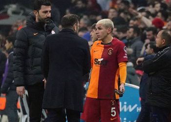 Noel Baba, bana aptalca bir sarı kart hediye etti