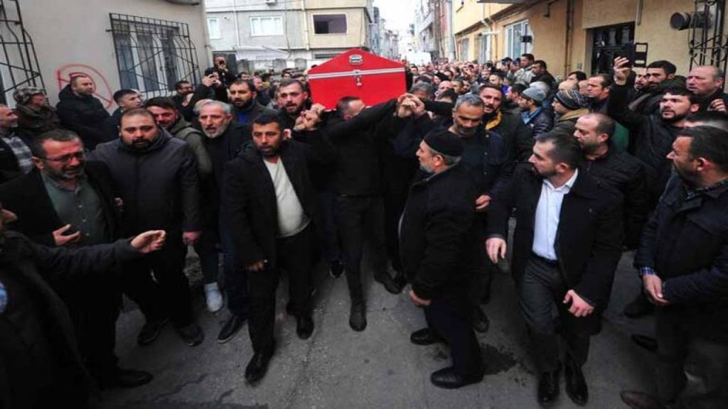 Öldürülen  eski Ülkü Ocakları Başkanı Sinan Ateş'in cenazesi Bursa'dan kaldırıldı