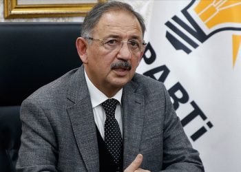 Özhaseki: 10'un üzerinde belediye başkanı AKP'ye geçmek istiyor