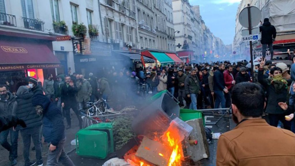 Paris Emniyet Müdürü’nden açıklama: Eylemciler kışkırtıldı