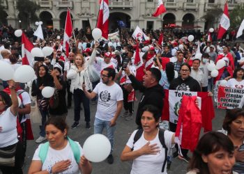 Peru'da eylemcilerin ölümü istifa getirdi: Castillo sonrası hükümet bocalıyor