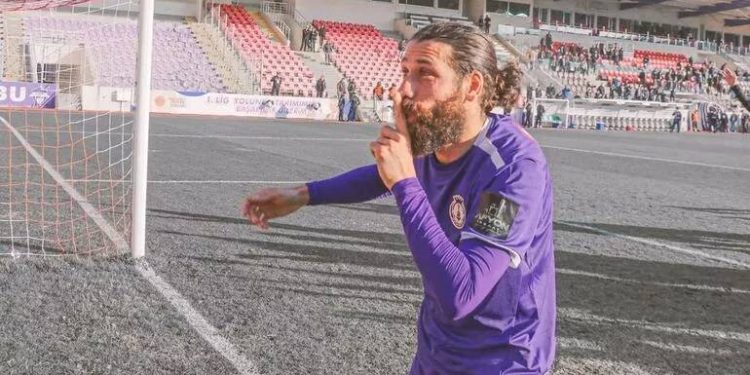Protestoların ardından oyundan çıkmak istemişti; Afyonspor kaptanı Olcay Şahan, taraftardan özür diledi