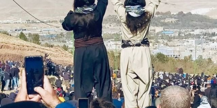 RÖPORTAJ | Tahran’da cop kullanıyorlar, Rojhelat’ta kurşun