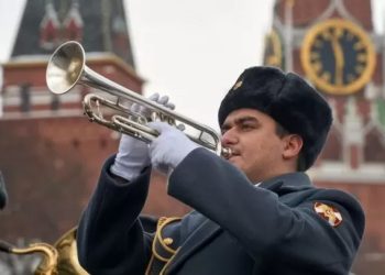 Rusya, askerlerinin morallerini yükseltmek amacıyla Ukrayna'daki savaşın ön cephelerine bando takımı göndereceğini açıkladı.
