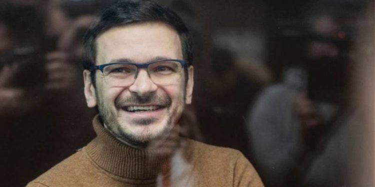 Rusya'da muhalif bir siyasetçinin mahkeme salonunda bağırmadan attığı direniş çığlığı: Düşündüğümüzden, inandırıldığımızdan daha fazlayız