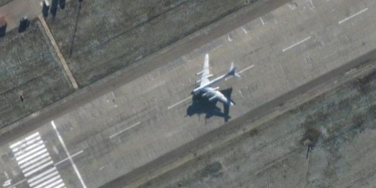 Kremlin, Ukrayna'nın silahlı insansız hava aracıyla (SİHA) Rusya'nın güneyindeki Engels Hava Üssü'ne düzenlediği saldırıda üç kişinin öldüğünü açıkladı.