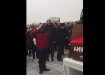 Rütbeleri sökülmüştü: “Er” Vural Avar’ın cenazesinde generaller selam durdu