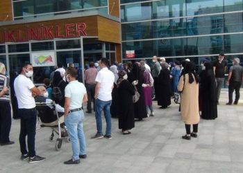 SES'ten Bakanlığa tepki: Hastaların sağlığa ulaşımını engellemek suçtur