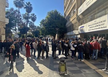 SGK’nın mesai saatlerine EYT düzenlemesi: Yarın da açık