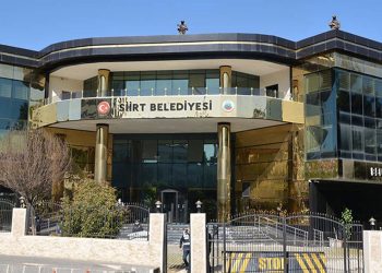 Seçilmiş eşbaşkan mahkemeye başvurdu: Kayyım belediyede ne varsa satmaya çalışıyor