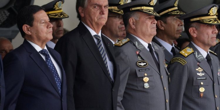 Seçimleri kaybeden aşırı sağcı Bolsonaro: Ordumuz sosyalizmin önündeki son engel