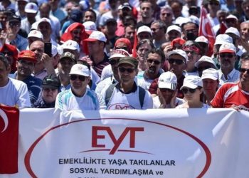 Selvi, son EYT kulisini aktardı: 'İlk aşamada 1 milyon 700 bin kişi emekli olacak'
