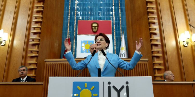 Sert sözler sarf etmişti: Meral Akşener'in prompter dışı konuştuğu bölüm ortaya çıktı