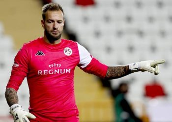 Sezon başında sözleşmesini yenileyen Boffin, futbolu bırakıyor