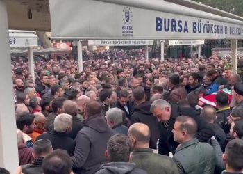Silahlı saldırıya uğramıştı: Eski Ülkü Ocakları Genel Başkanı Sinan Ateş son yolculuğuna uğurlandı
