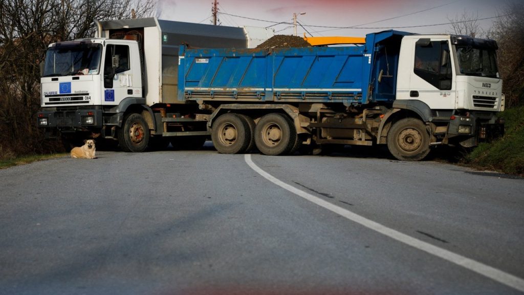 Sırbistan lideri: Kosovalı Sırplar barikatları bugün kaldırmaya başlıyor