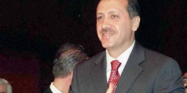 Siyasi yasak cezasına çarptırılan Erdoğan Saraçhane'de ne söylemişti?