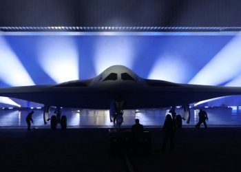 Soğuk Savaş sonrası bir ilk: ABD nükleer silah taşıyabilen hayalet uçağını tanıttı