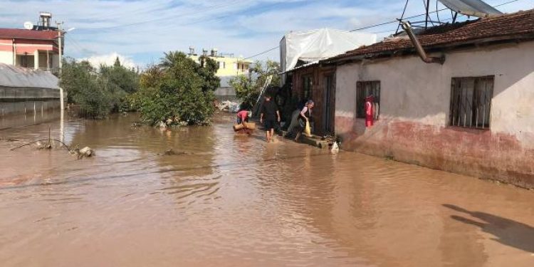 Soylu, Antalya'daki selin bilançosunu açıkladı