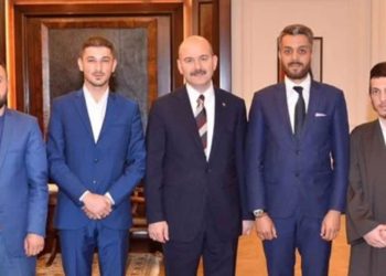 Soylu’nun Hiranur Vakfı yöneticileri ile de fotoğrafları çıktı
