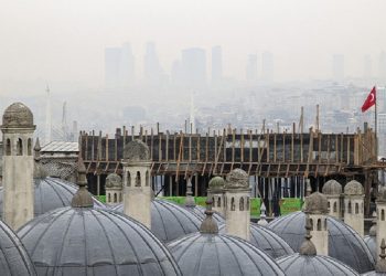 Süleymaniye’nin silüetini bozan yurt inşaatına AKP ve MHP’den onay