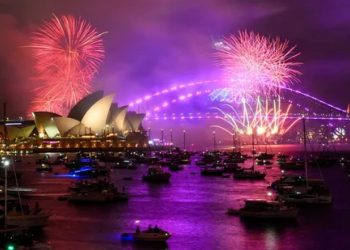 Sydney, 2023'ü havai fişek gösterileriyle karşıladı