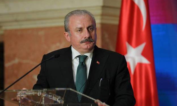 Türkiye Büyük Millet Meclisi Başkanı Mustafa Şentop, Cumhurbaşkanı Recep Tayyip Erdoğan'ın gelecek cumhurbaşkanlığı seçimlerinde yeniden aday olmasının önünde herhangi bir engel olmadığını söyledi.