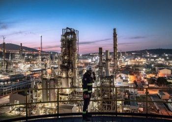 TÜPRAŞ, Opet'in yüzde 1,67'sini aldı