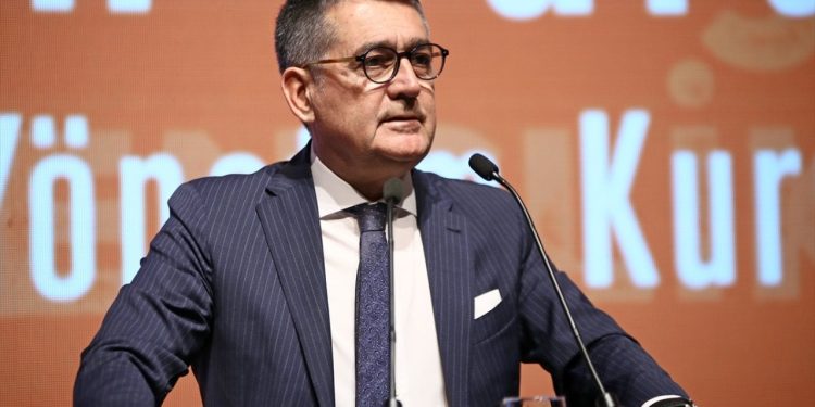 TÜSİAD Başkanı Turan: Yüksek enflasyon ekonomik hedefleri zorlaştırıyor