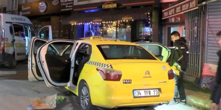 Taksi ücretini fazla bulan müşteri, taksiciyi bacağından vurdu