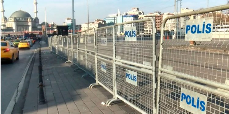 Taksim'de yılbaşı önlemleri: Gezi Parkı kapatıldı