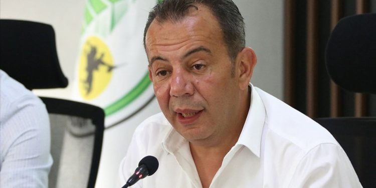 Tanju Özcan, Encü'ye tokadı savundu: 'Az bile yapmış'