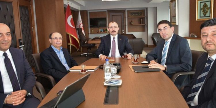 Ticaret Bakanı Muş: Zincir marketleri uyardık