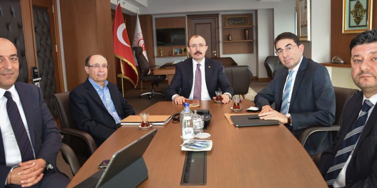 Ticaret Bakanı Muş’tan asgari ücret sonrası zincir marketlere zam tehdidi