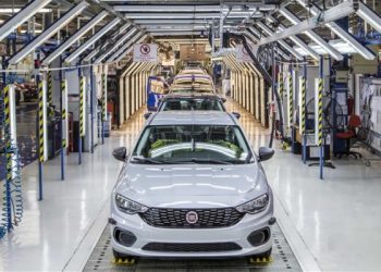 Tofaş, envanter satımı ve bakım nedenleriyle Bursa fabrikasında 2-15 Ocak arasında üretime ara verecek.