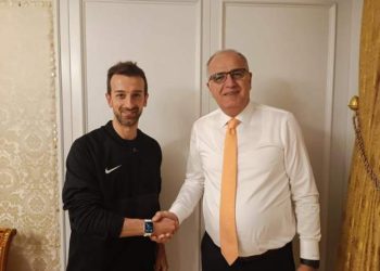 Türkiye Voleybol Federasyonu (TVF), A Milli Kadın Voleybol takımının başına İtalyan çalıştırıcı Daniele Santarelli'nin getirildiğini duyurdu.