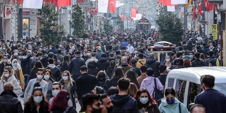 Türkiye'de geçen yıl 2 milyon 777 bin kişi göç etti
