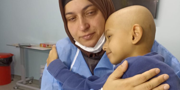 Tutuklu Gülten Sayın’a izin çıktı, Yusuf Kerim annesine kavuştu