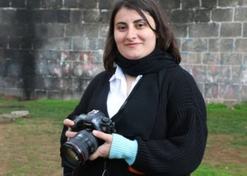 Tutuklu gazeteci Ceylan Şahinli: Defalarca haberleştirdiğim kelepçeli muayeneye kendim de maruz kaldım
