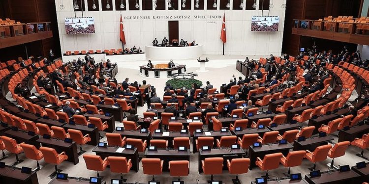 Tütün, tütün mamulleri ve alkol piyasasına ilişkin kanun teklifi kabul edildi