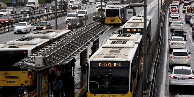 UKOME toplandı, toplu ulaşıma ‘zam’ için asgari ücretin açıklanması bekleniyor