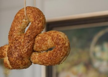 Unutulan yılbaşı geleneği: Kuşlar kumrular simidi