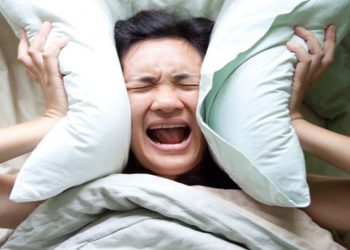 Uykuda bağırmak ve vurmak, Parkinson'un 'erken' habercisi olabilir